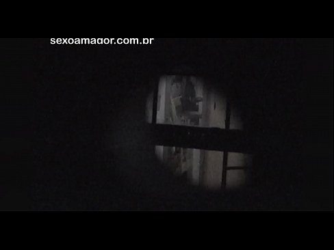 ❤️ Lourinho é filmado secretamente por um voyeur de bairro escondido atrás de tijolos ocos ❌ Sexo vídeo em pt.killvs.top