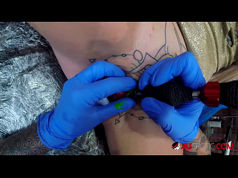 ❤️ Extremamente tatuada, a brasa Sully Savage fez uma tatuagem no seu clítoris ❌ Sexo vídeo em pt.killvs.top