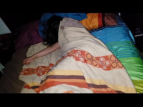 ❤️ Stepson berating a sua jovem madrasta enquanto ela dorme. ❌ Sexo vídeo em pt.killvs.top